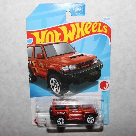 Hot Wheels lot of 12 Trucks variety of series all NIP - Picture 7 of 14